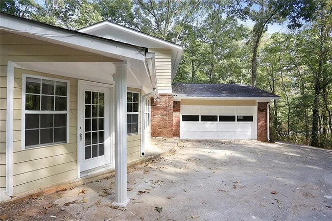 Photo - Room in House on Shawnee Trail