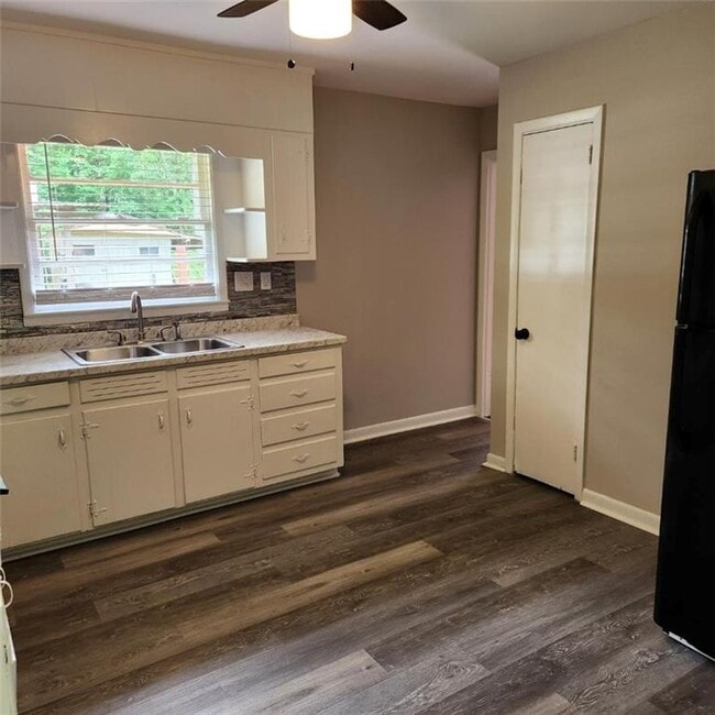 Photo - 342 Holiday Cemetery Rd