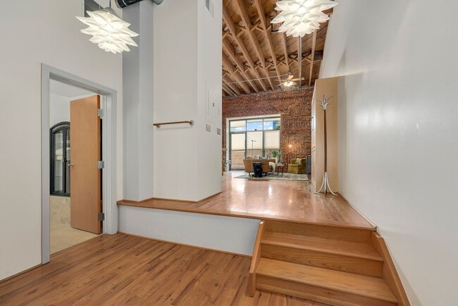 Entry - 1800 Lawrence St Unit 103