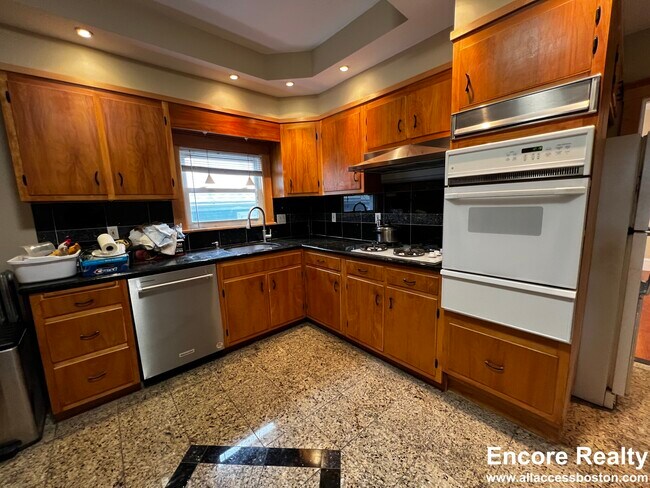 Photo - 759 Boylston St Unit 2