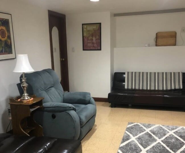 Building Photo - 223 Hurley St Unit B