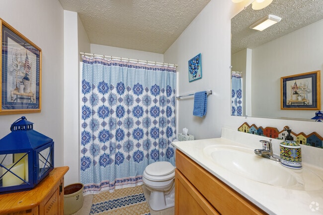 2BR, 2BA – 1,200SF Bathroom