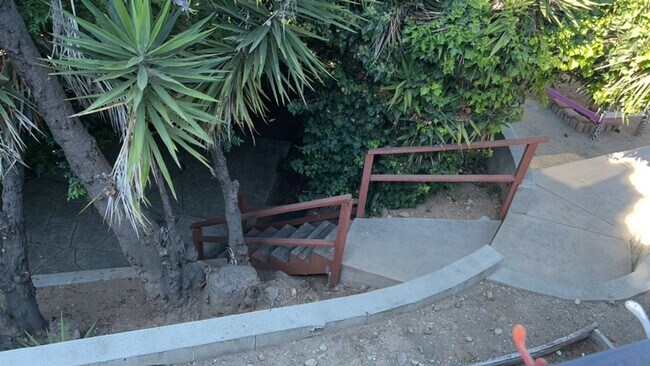 Photo - 5BD/2BA on Montezuma with Parking!!