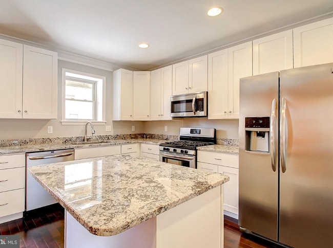 Photo - 3014 E Baltimore St