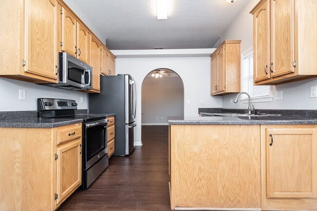 Photo - 6391 Braybourne Main