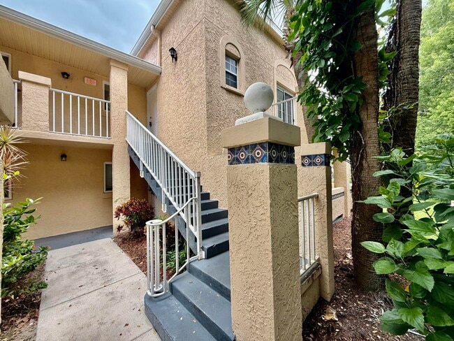 Building Photo - 1673 SE Green Acres Cir Unit NN204