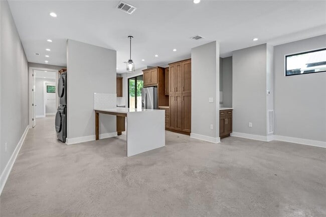 Photo - 5612 Clay Ave