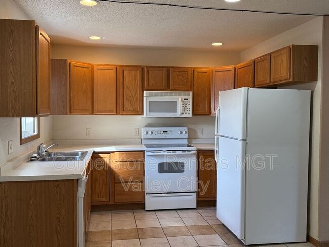 Photo - 540 10th Ave SE