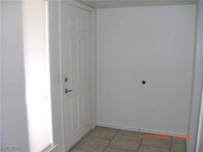 Building Photo - 698 Oakmont Ave Unit 1312