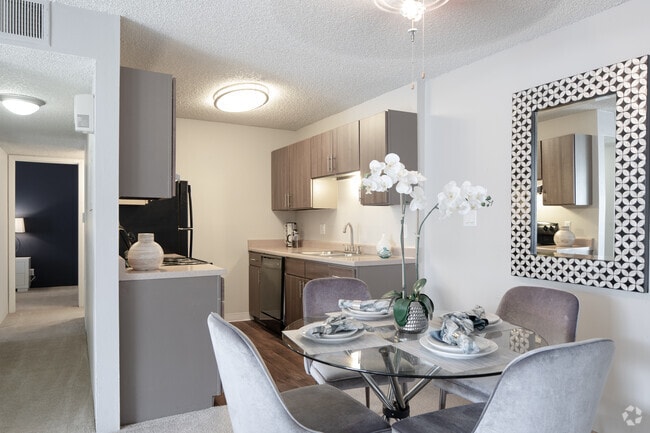 2BR, 1BA - 840SF - Montebello Gardens