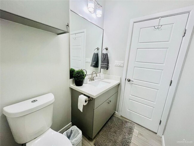 Photo - 16 Magnolia Ave Unit 4