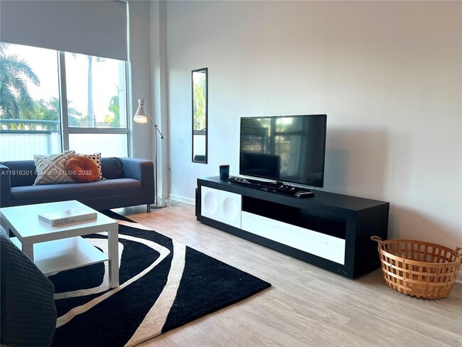 Photo - 253 NE 2nd St Unidad 233