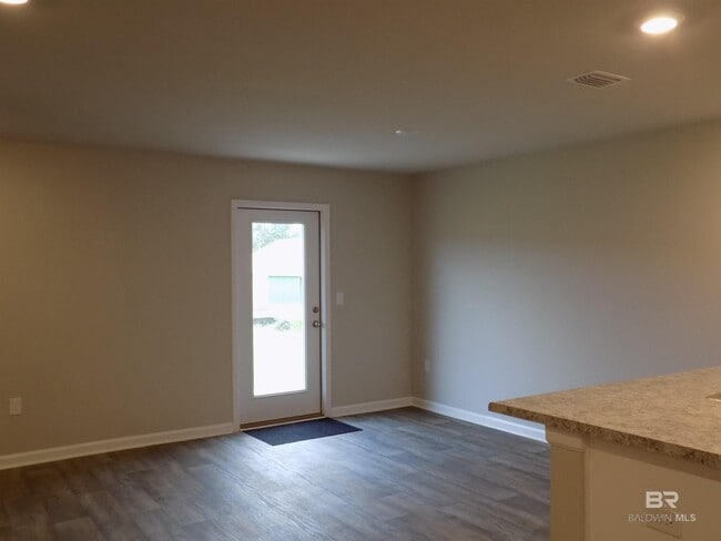 Photo - 232 Fulham Ln