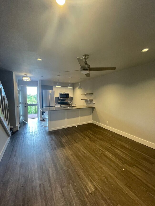 FALL PRELEASING! 3 Bed 1.5 Bath Condo on For Rent in Boulder, CO