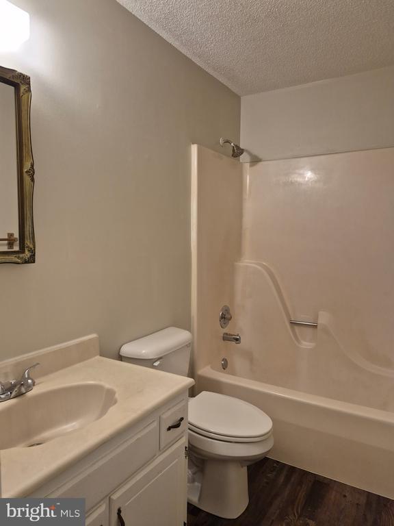 Photo - 106 Clay St Unit B