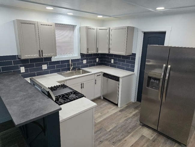 Photo - 1130 E 2nd St Unidad A