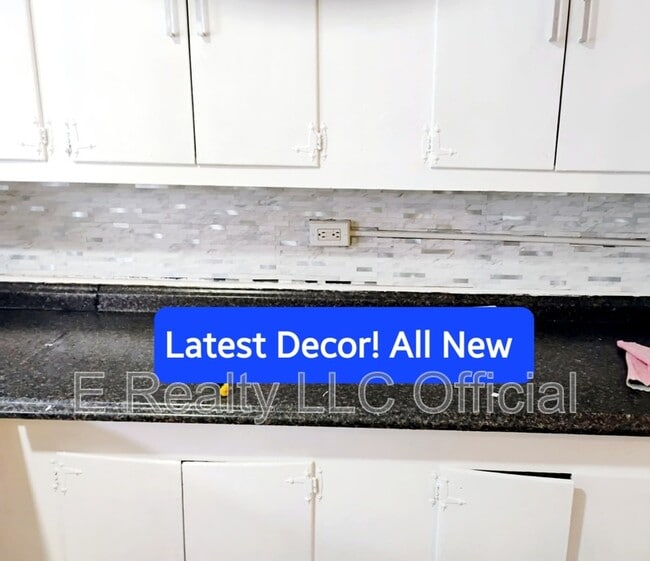 Photo - 623 N 64th St