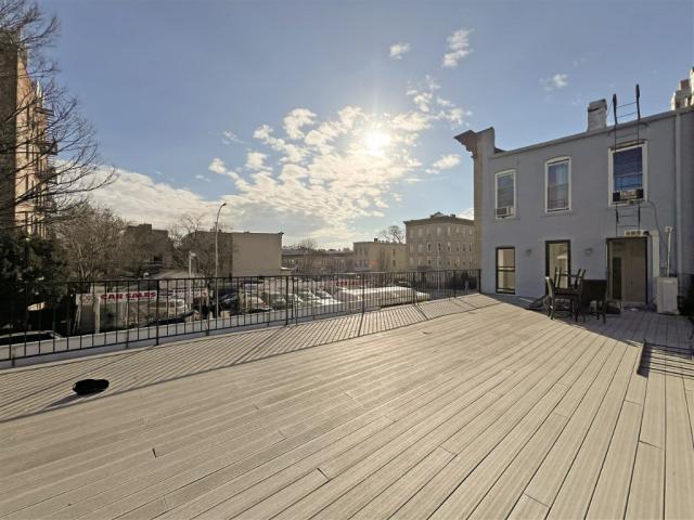 Building Photo - 3 bedroom in Brooklyn NY 11226 Rental