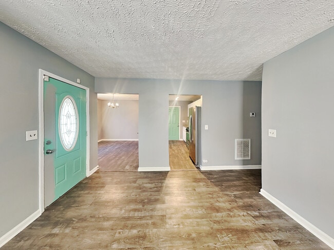 Photo - 249 Chappell Rd NW