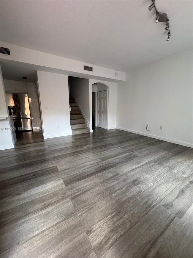 Photo - 11411 NW 60th St Unidad 286