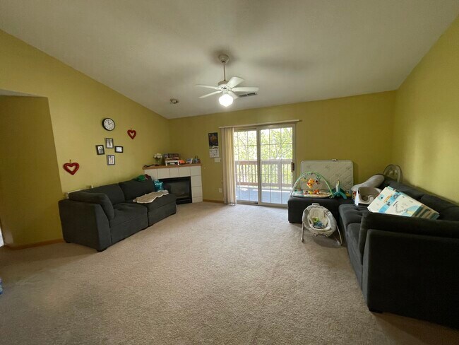 Photo - 2266 Holiday Rd