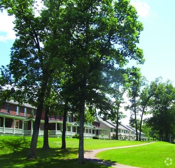 Building Photo - Fairway Villas Rental