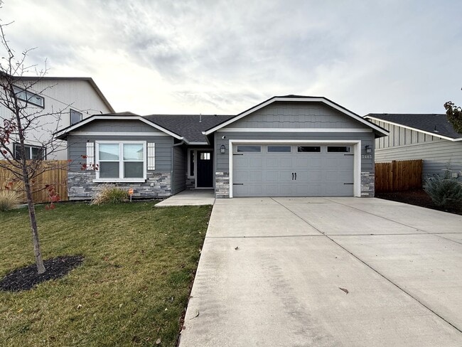 Building Photo - TAKE A LOOK A THIS GORGEOUS HOME NESTLED I...