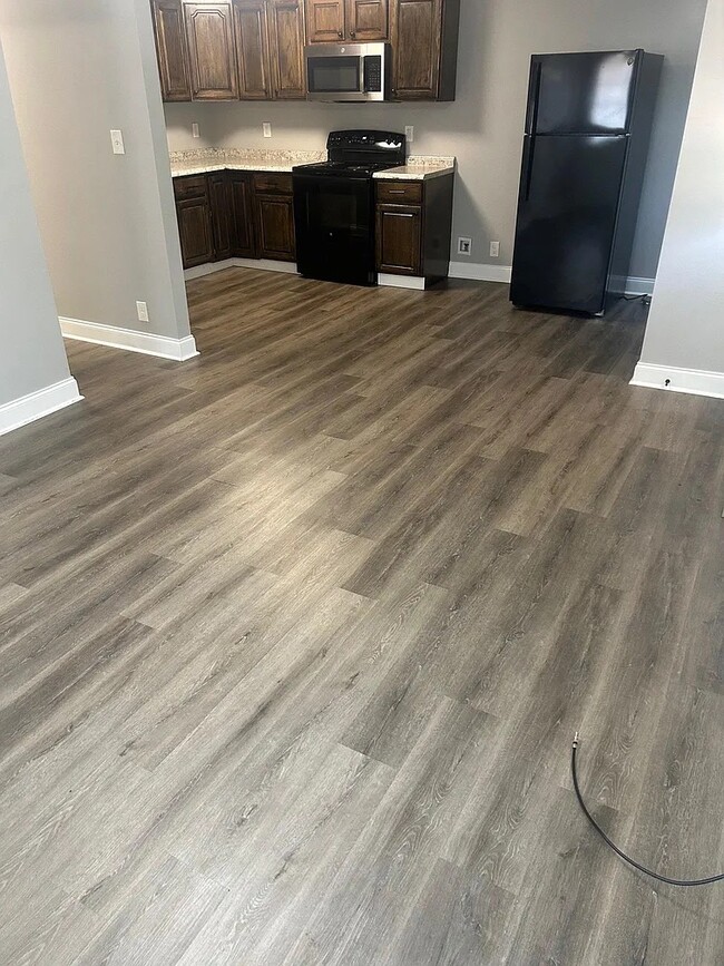 Photo - 210 Sunny St