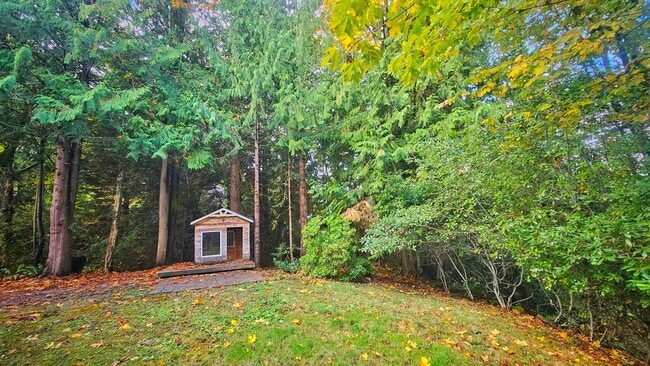 Photo - Beautiful 4 Bed 2.5 Bath  3190 sq ft Home ...