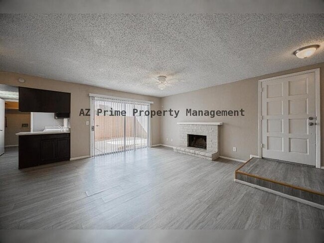 Photo - 6935 W Devonshire Ave