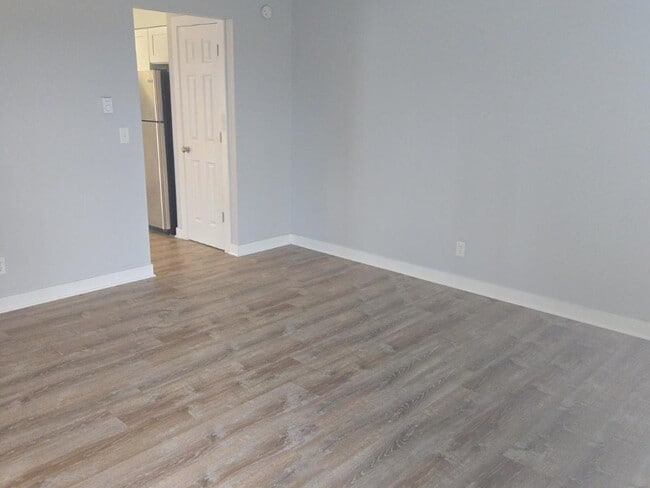 Photo - 308 Heustis St