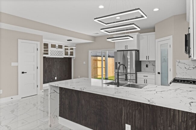 Photo - 7927 Colonial Ln