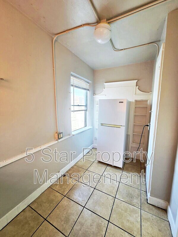 Photo - 1114 El Paso St Unit 2