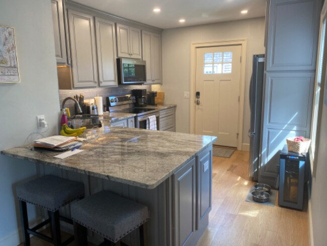 Photo - 65 Narragansett Ave Unidad 1