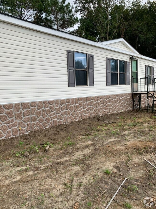 Building Photo - Mobile home in the Clyattville area