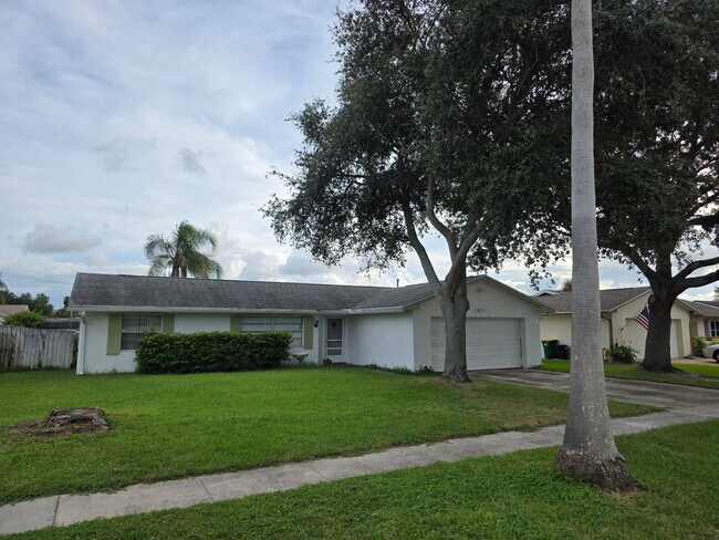 Photo - 1911 Tallpine Rd