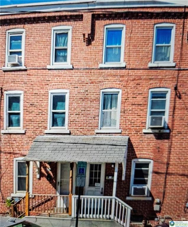 Photo - 734 N Meadow St