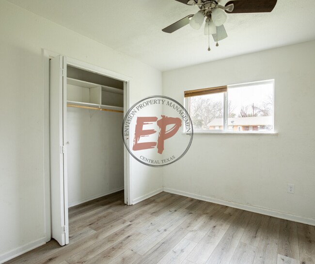 107 Shirley Dr Rental House Rental in Lacy Lakeview, TX