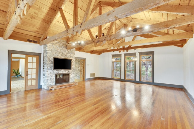 Photo - 408 Westwood Terrace House