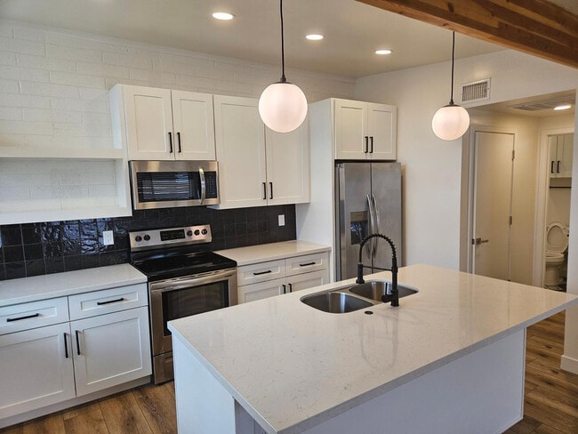 Photo - 6623 E Cheery Lynn Rd Unit 1003