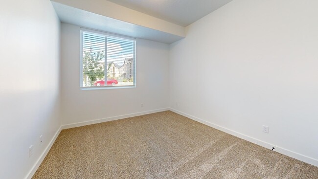 Photo - 1107 W State St