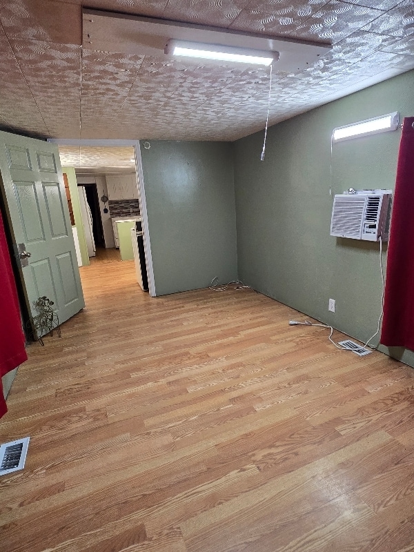 Building Photo - 2335 Cochran St