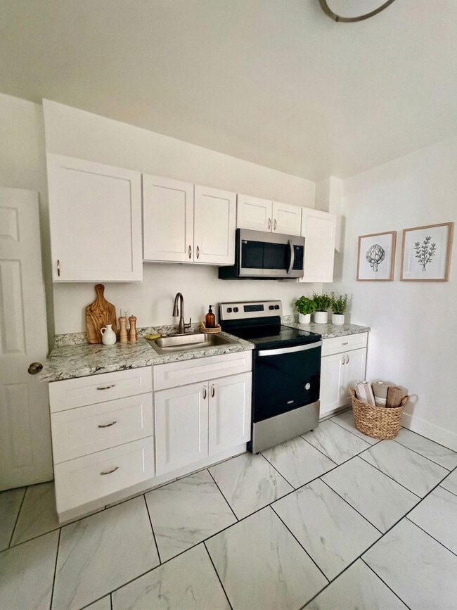 Photo - 2060 E Lippincott St