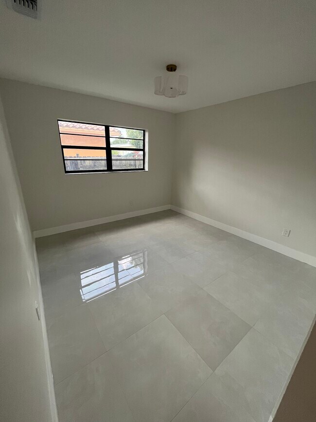 bedroom - 3840 SW 94th Ave Unit South