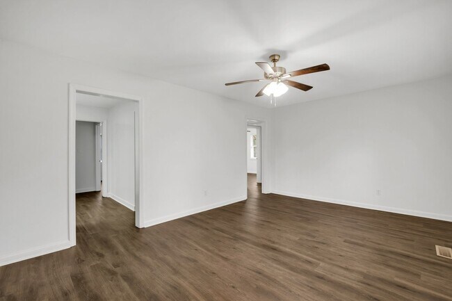 Photo - 242 S Lipona Rd