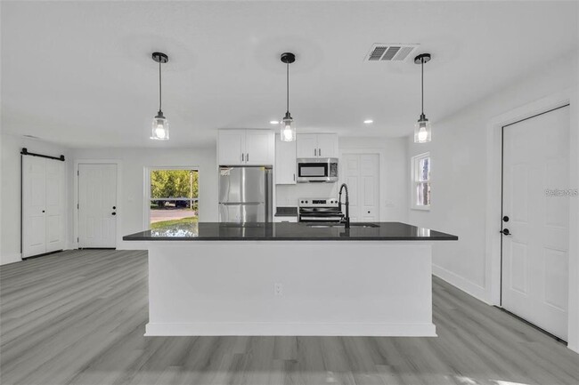 Photo - 920 Lockhart St