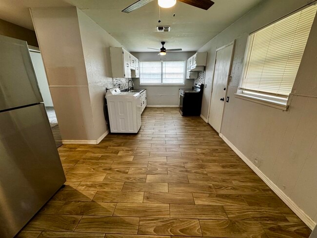 Photo - 1504 Red Fox Rd