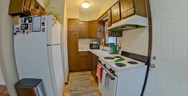 Photo - 3D Tour Available - Conveniently Located + Off-Street Parking! Sorry, no laundry hookups. Availab...