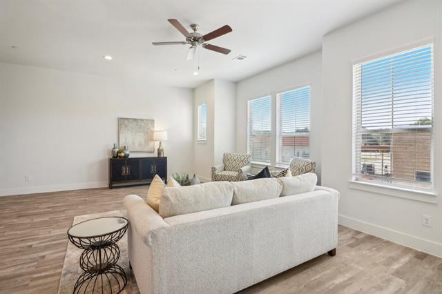 Photo - 104 Samuel St