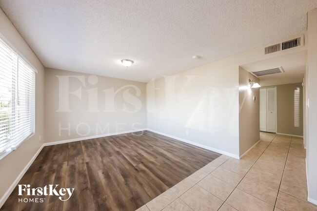 Photo - 9914 N 73rd Ave